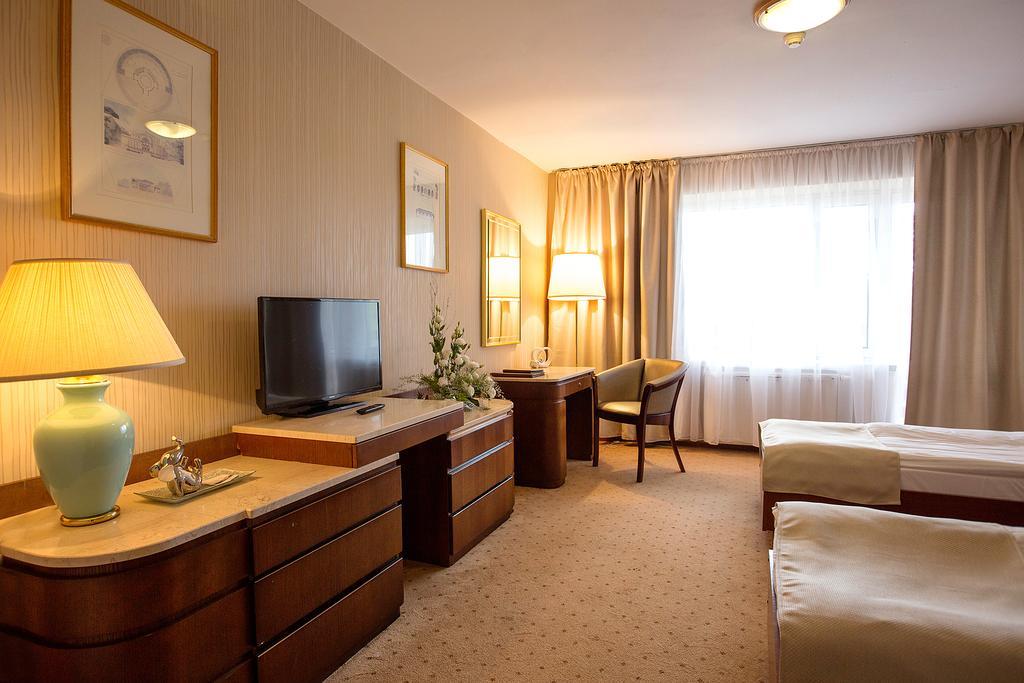 Amber Bay Hotel Augustów Eksteriør billede